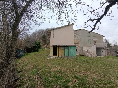 Foto Appartamento a Varano de' Melegari con 2 locali in vendita