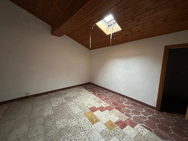 Foto Appartamento a Alta Val Tidone di 90 m² con 5 locali in vendita