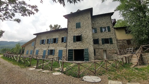 Foto Appartamento in Via Cimoncino 1091, Fanano di 142 m² con 6 locali