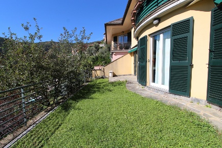 Foto Appartamento a Avegno di 100 m² con 3 locali in vendita