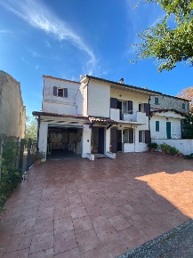 Foto Villa bifamiliare in Piazzale del Parco 1, Sant'Agata Feltria