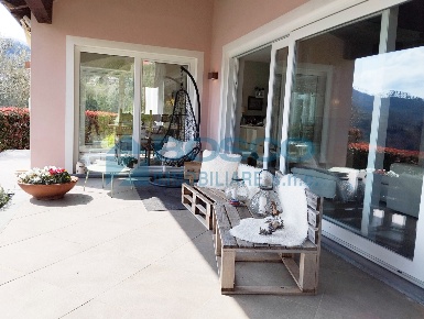 Foto Villa unifamiliare in Beverino, Beverino di 308 m² con 7 locali