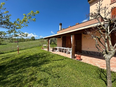 Foto Villa singola a Alta Val Tidone di 249 m² con 5 locali in vendita