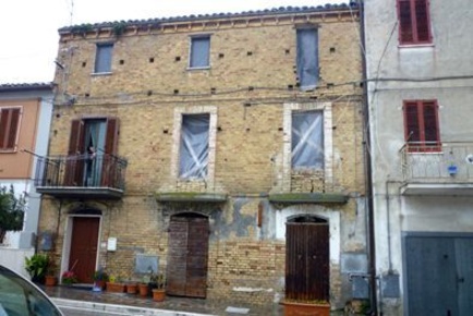 Foto Villa singola a Controguerra di 83 m² con 3 locali in vendita