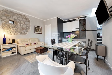 Foto Appartamento in via Castello, Moniga del Garda di 97 m² con 3 locali