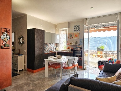 Foto Appartamento in Via Diano San Pietro 71, Diano Castello di 80 m²