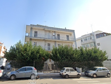 Foto Appartamento in Via Ludovico Loquercio, Bari di 115 m² con 4 locali