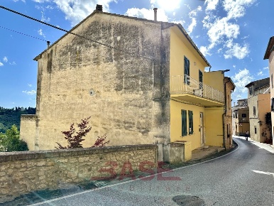 Foto Appartamento in Via della Libertà, Montescudaio di 210 m² con 6 locali