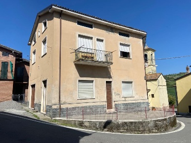 Foto Villa singola in Frazione Borla, Vernasca di 280 m² con 7 locali