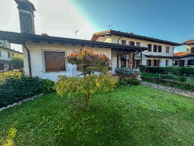 Foto Villa a schiera in Via Julia 23A, Pocenia di 195 m² con 6 locali