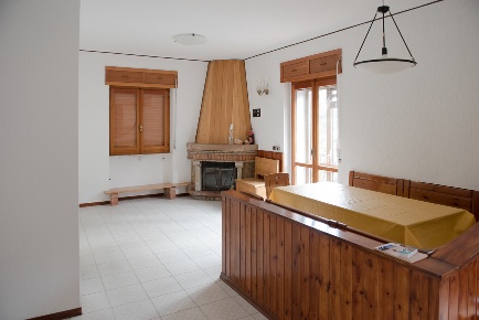Foto Appartamento in via kennedy, San Fele di 149 m² con 5 locali