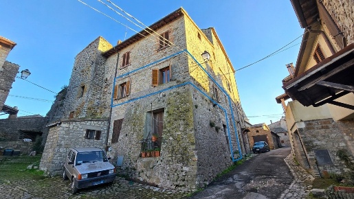 Foto Appartamento a Baschi di 103 m² con 4 locali in vendita