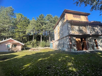 Foto Appartamento a Serra San Quirico di 270 m² in vendita