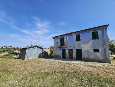 Foto Villa singola a Belvedere Ostrense di 110 m² con 6 locali in vendita