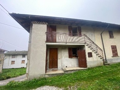 Foto Appartamento a Alta Val Tidone di 166 m² con 4 locali in vendita