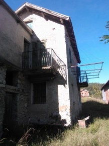 Foto Appartamento a Molare di 70 m² con 5 locali in vendita