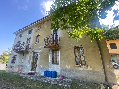 Foto Villa singola a Alta Val Tidone di 185 m² con 6 locali in vendita
