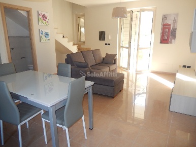 Foto Villa a schiera a Stalettì di 100 m² con 3 locali in affitto