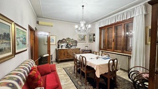 Foto Villa unifamiliare in Via Roma, Pontecchio Polesine di 401 m²