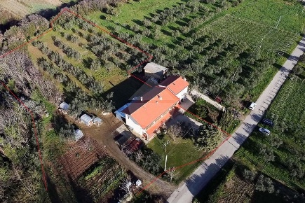 Foto Appartamento in C.da Sterpari Del Garda, Rocca San Giovanni di 252 m²