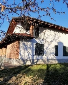 Foto Villa unifamiliare a Montegrosso d'Asti Montegrosso di 315 m²