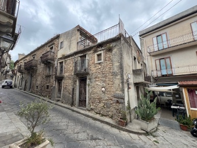 Foto Appartamento in MONTALBANO ELICONA VIA FEDERICO II, Montalbano Elicona