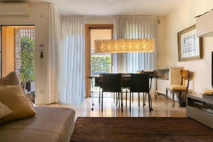 Foto Villa unifamiliare a Monteviale di 207 m² con 8 locali in vendita