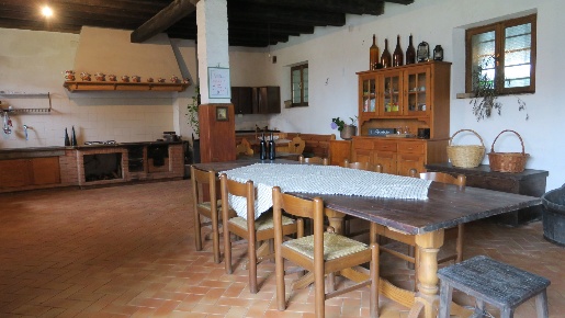 Foto Villa unifamiliare in Via Castellana, Faedis di 400 m² con 8 locali