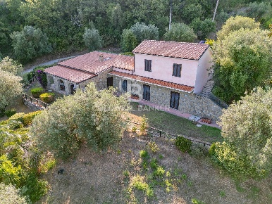 Foto Villa singola in Contrada San Leonardo, Pollica di 300 m² con 9 locali