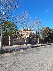 Foto Villa singola a Mandas di 499 m² con 14 locali in vendita