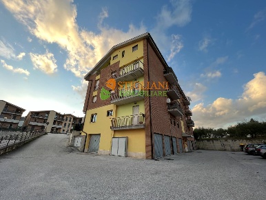 Foto Appartamento in Via Roma, Mirabello Sannitico di 115 m² con 5 locali
