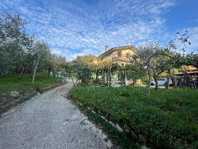 Foto Villa singola a Capriglia Irpina di 215 m² con 6 locali in vendita