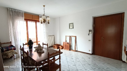 Foto Appartamento in Via Colombo, Loro Piceno di 123 m² con 5 locali