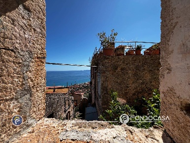 Foto Appartamento in Via Poggio, Borgio Verezzi di 56 m² con 2 locali