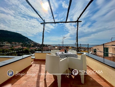 Foto Appartamento in Via XX Settembre, Borgio Verezzi di 74 m² con 4 locali