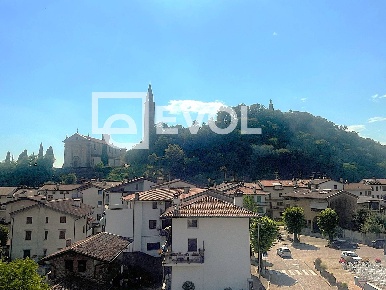 Foto Appartamento in Piazza Marnico, Artegna Centro di 155 m² con 4 locali