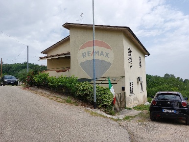 Foto Villa singola in Via Vardaro, San Leucio del Sannio di 240 m²