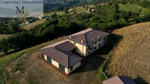 Foto Villa unifamiliare a Vestenanova Centro di 814 m² con 20 locali
