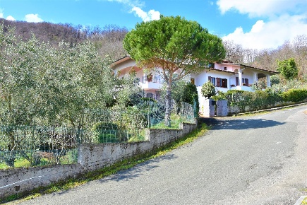 Foto Villa singola a Mulazzo di 480 m² con 15 locali in vendita