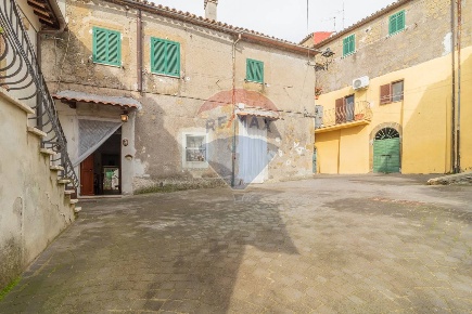 Foto Appartamento in Via Montebello, Ischia di Castro in vendita