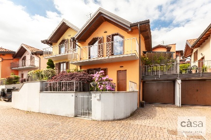 Foto Villa a schiera in VIA PROVINCIALE, Cadegliano-Viconago Centro