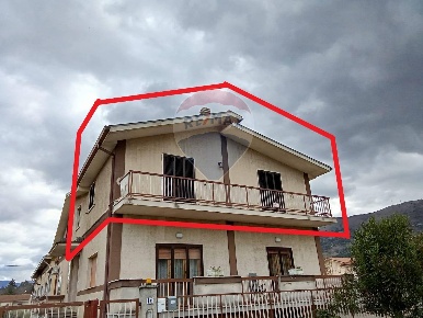 Foto Appartamento in Via Corfinio, Raiano di 100 m² con 4 locali in vendita