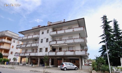 Foto Appartamento in Via Borgo Garibaldi, Castignano di 120 m² con 5 locali