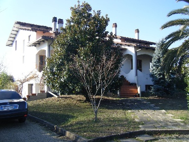 Foto Villa singola in PIANO CROCE, Pollutri di 500 m² con 12 locali