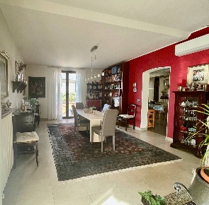 Foto Villa singola in VIA MATTEOTTI, Mombaroccio di 336 m² con 10 locali