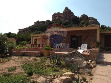 Foto Appartamento a Trinità d'Agultu e Vignola di 95 m² con 5 locali