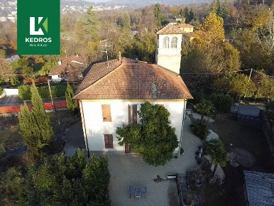 Foto Villa unifamiliare in Via per Bedero, Cunardo Riano di 280 m²