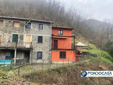 Foto Appartamento a Mulazzo di 109 m² con 5 locali in vendita