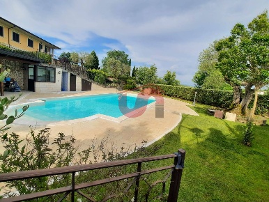 Foto Villa bifamiliare in Via Mirra Piano Colonna, Calvi di 500 m²
