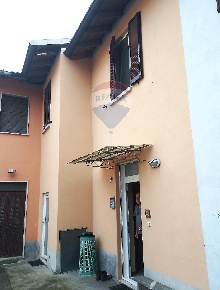 Foto Appartamento in Via Piave, Cadrezzate con Osmate di 110 m² in vendita